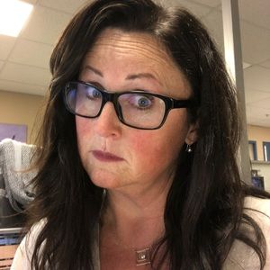 Meet your Posher, Liz